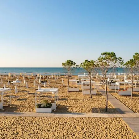 Apartment With Rooftop Swimming Pool Bibione